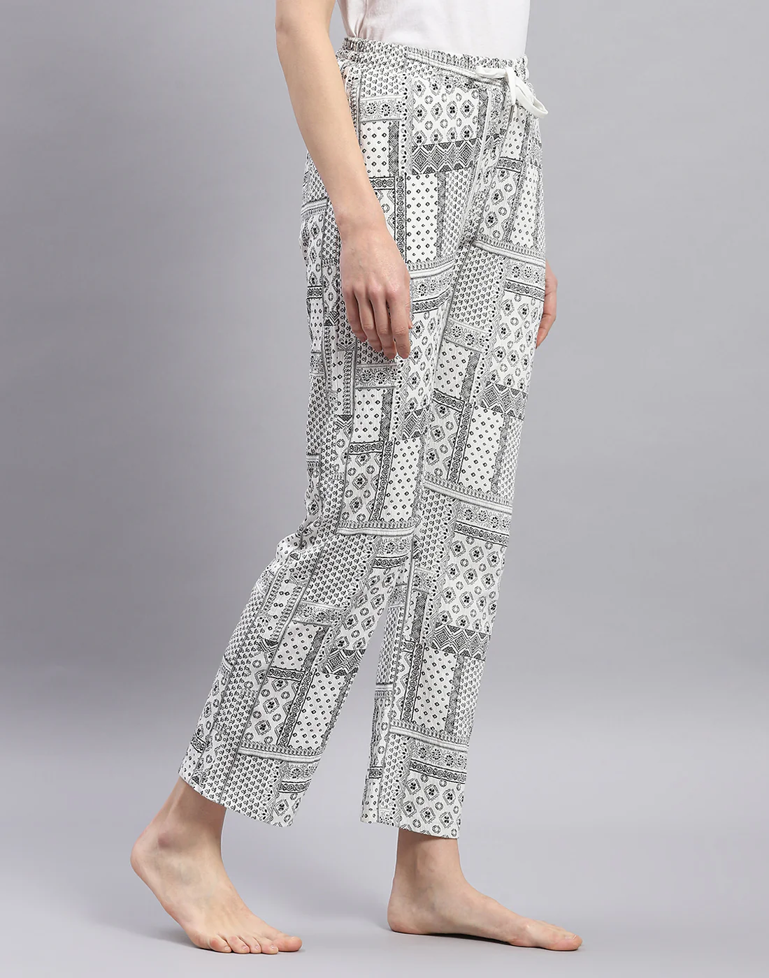 Women Black Printed Regular Fit Lower - Image 4