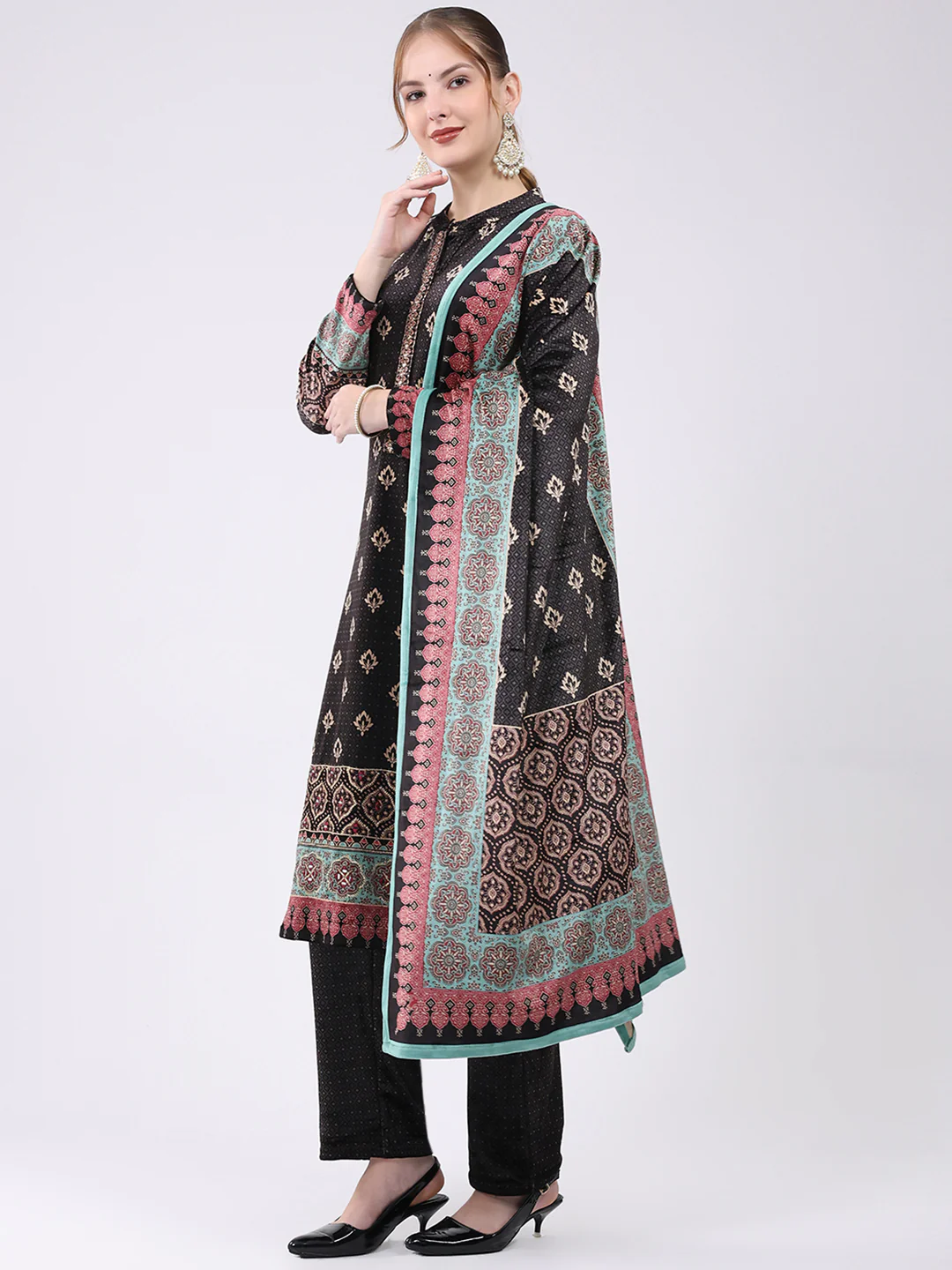Women Black Printed Round Neck Full Sleeve Kurti Set for Winter - Image 3