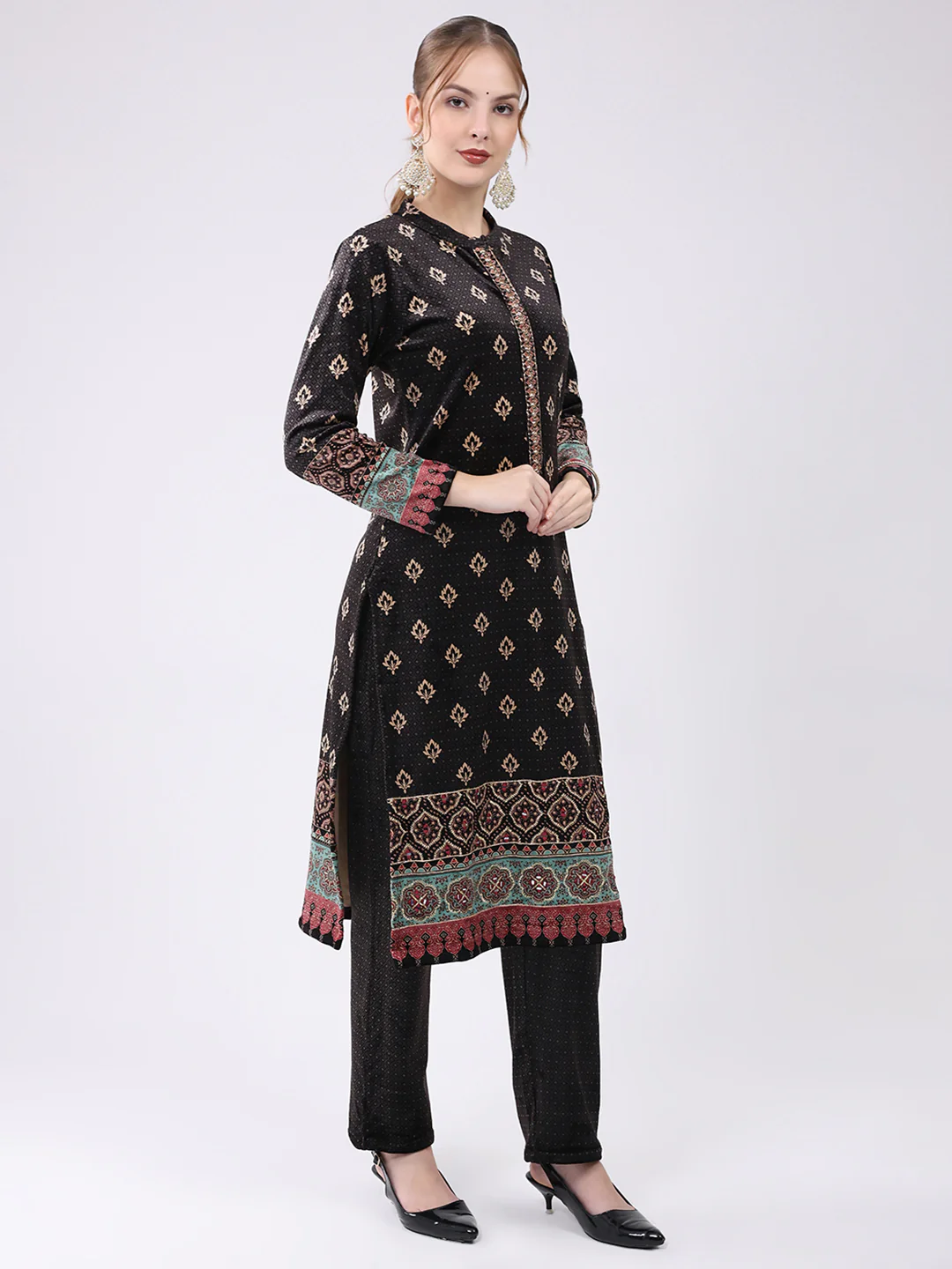 Women Black Printed Round Neck Full Sleeve Kurti Set for Winter - Image 4