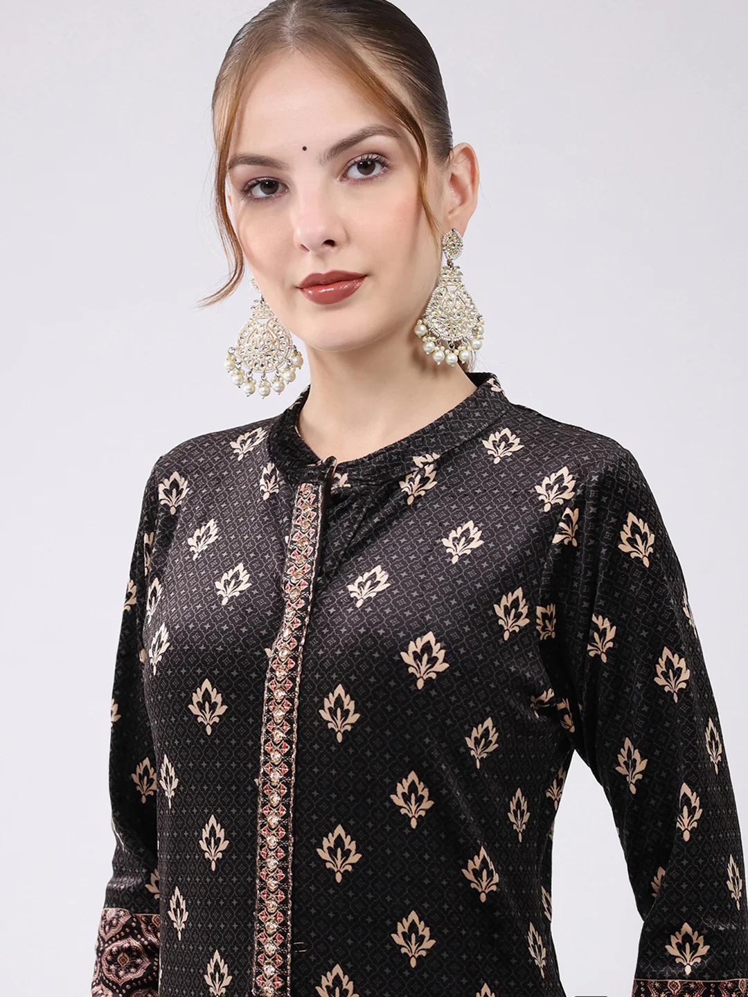 Women Black Printed Round Neck Full Sleeve Kurti Set for Winter - Image 6