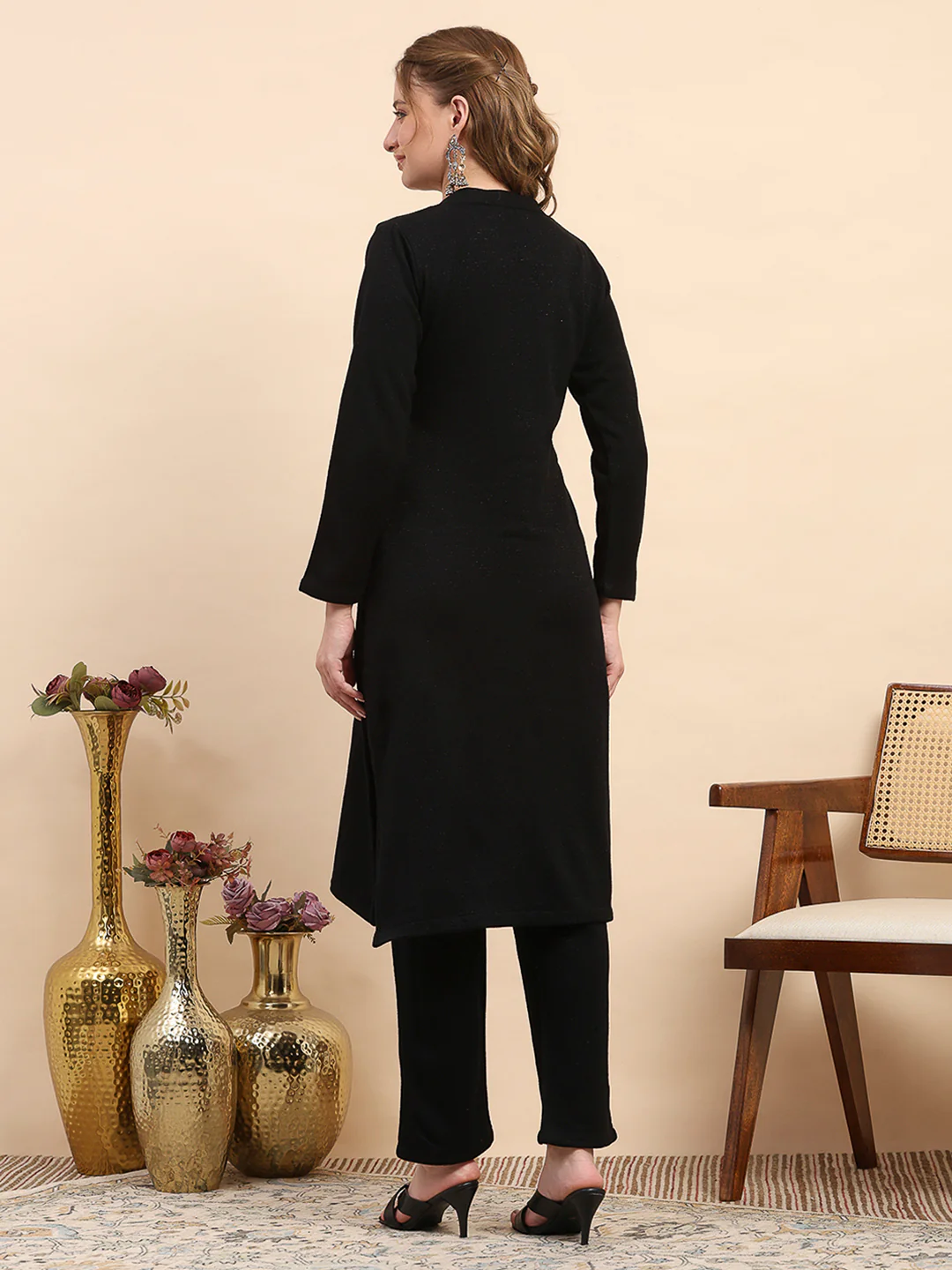 Women Black Printed Round Neck Full Sleeve Kurti Set for Winter - Image 5