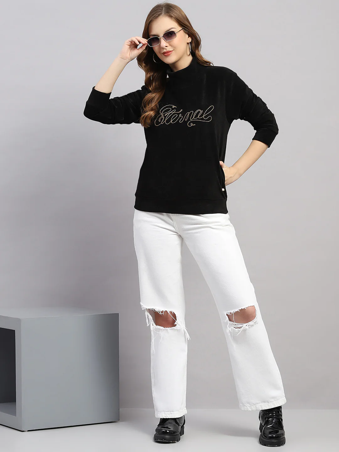 Women Black Printed Round Neck Full Sleeve Sweatshirt - Image 2