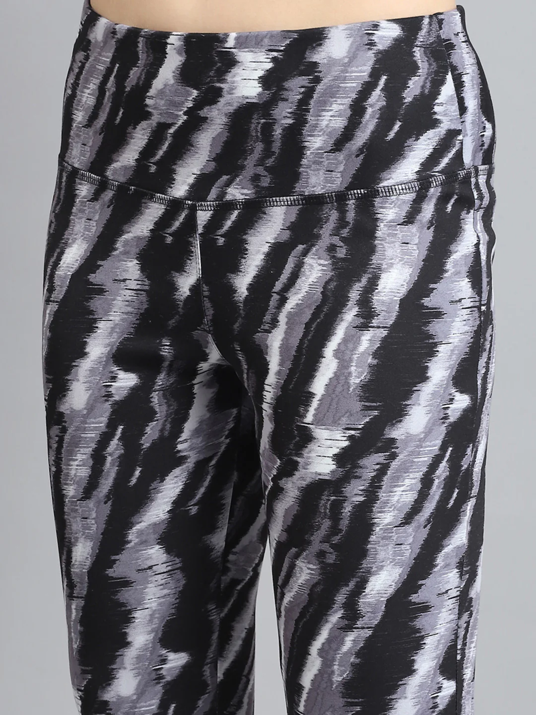 Rock.it Women Black Printed Round Neck Full Sleeve Tracksuit - Image 8