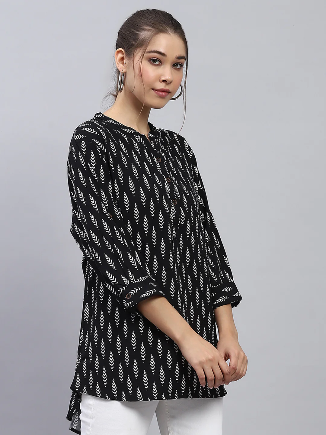 Women Black Printed Round Neck 3/4th Sleeve Top - Image 4