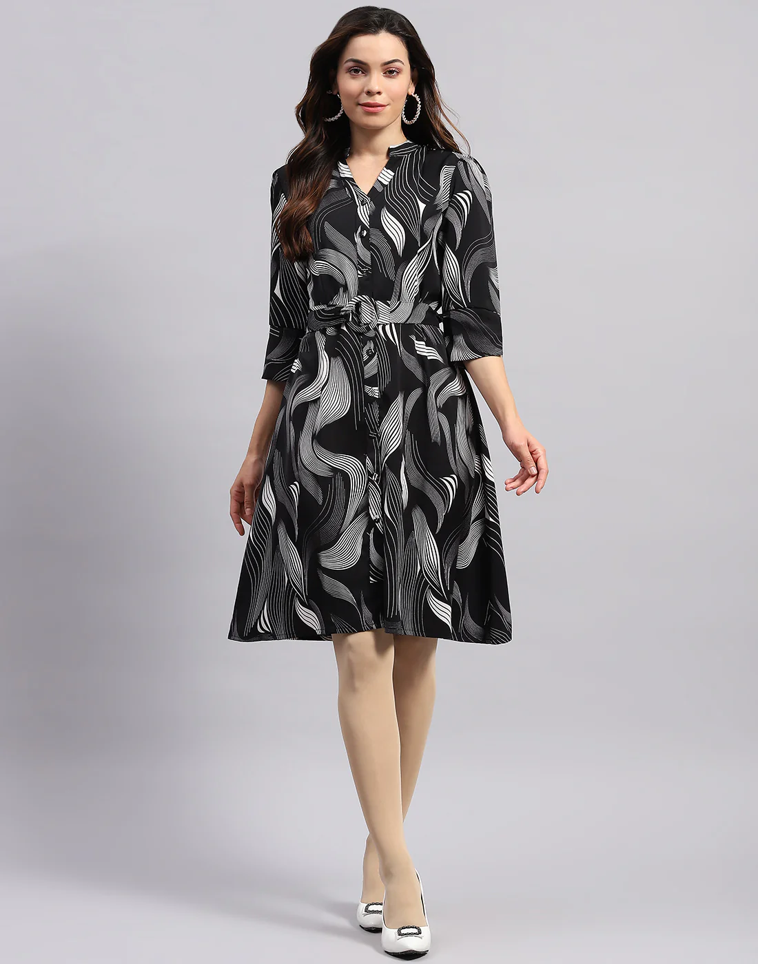 Women Black Printed V Neck 3/4 Sleeve Tunic - Image 3