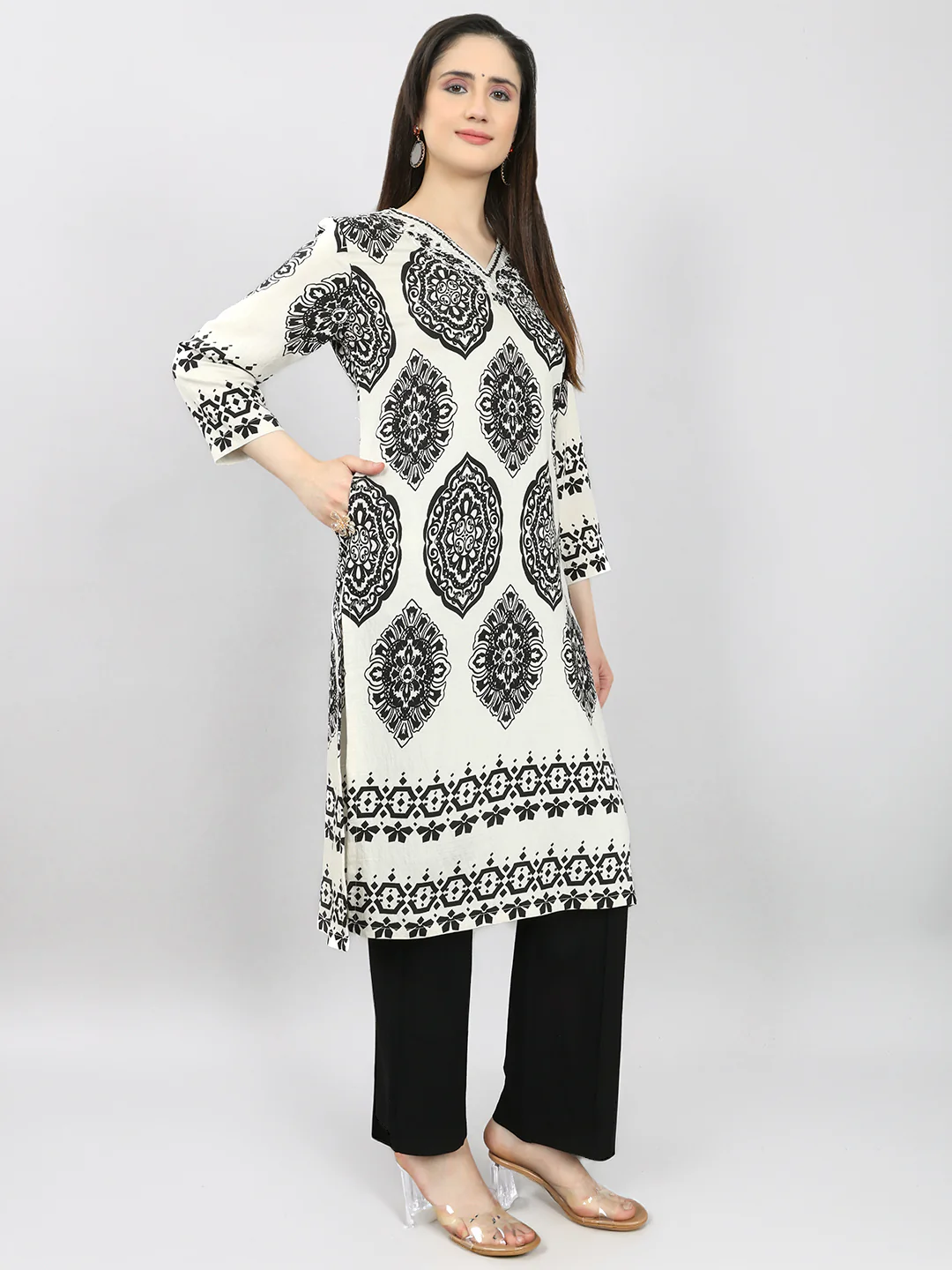 Women Black Printed V Neck 3/4th Sleeve Kurti - Image 3