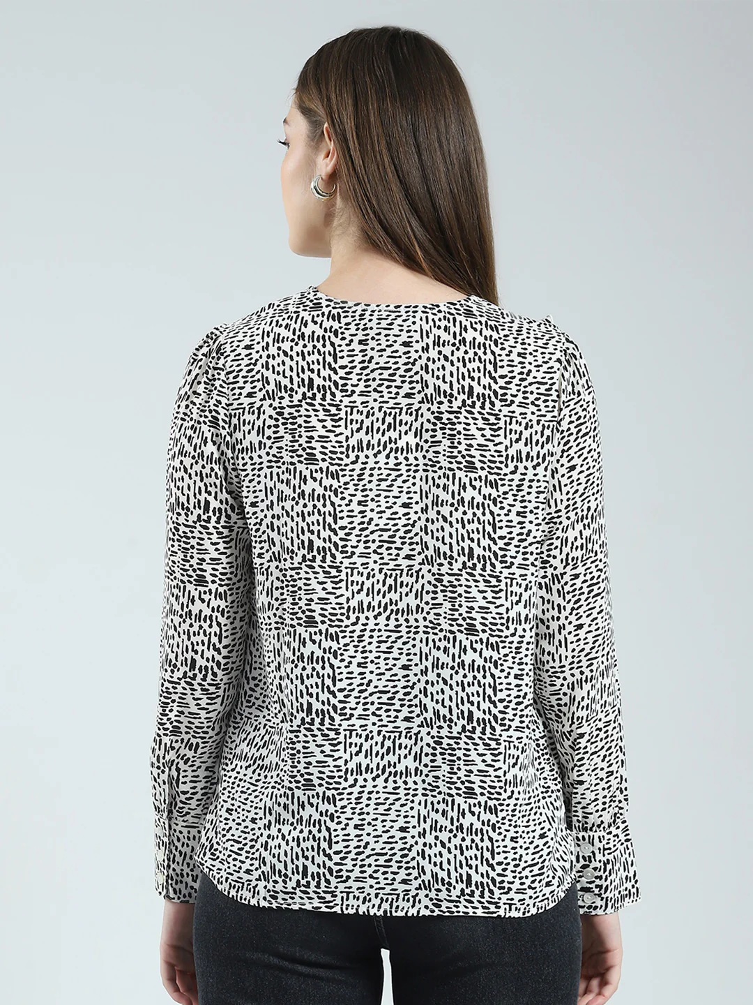 Women Black Printed V Neck Full Sleeve Top - Image 5