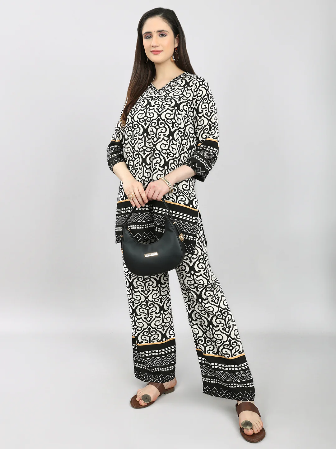 Women Black Printed V Neck Half Sleeve Kurti Set - Image 6