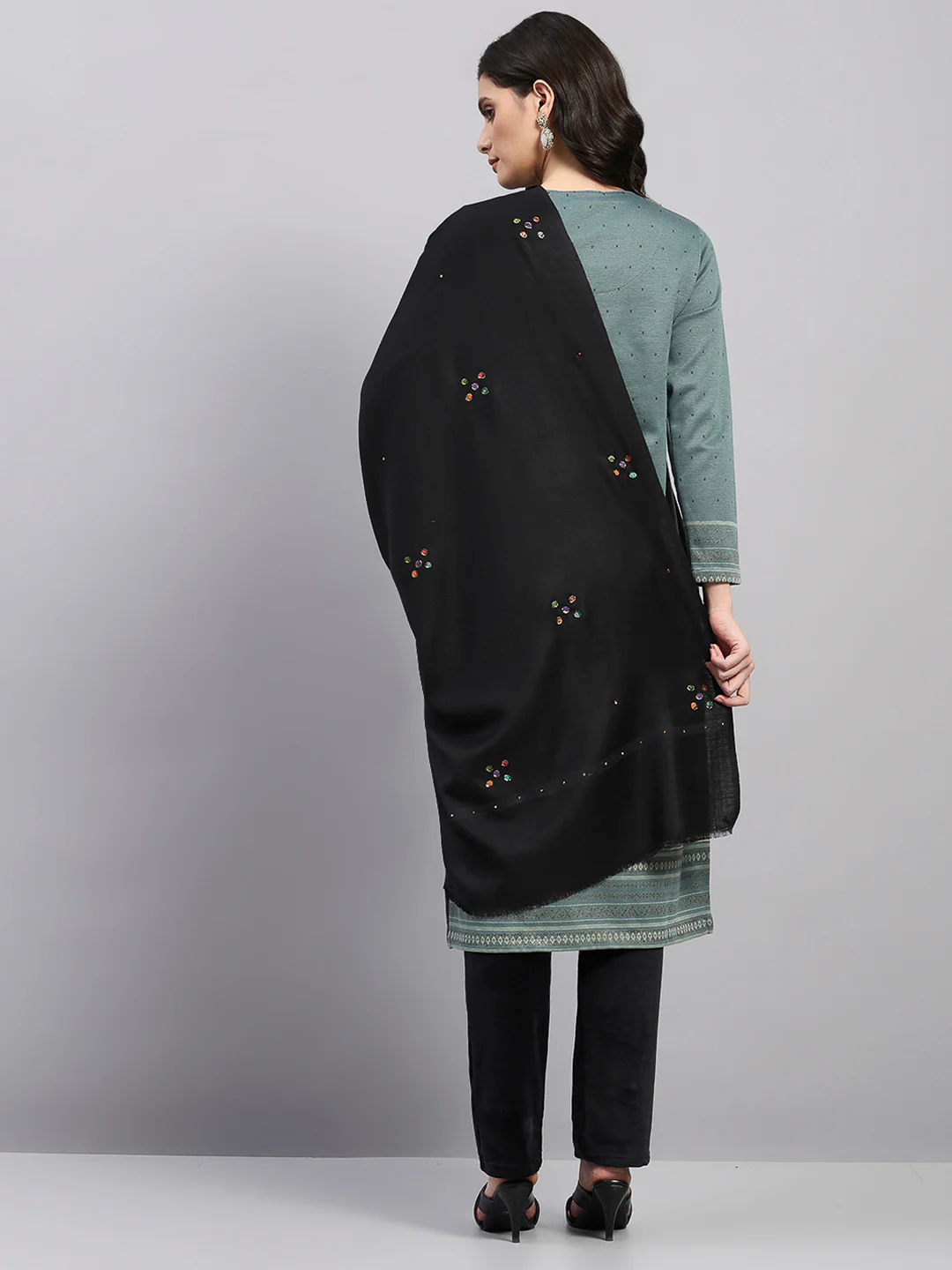 Women Black Printed Wool Blend Shawl - Image 5