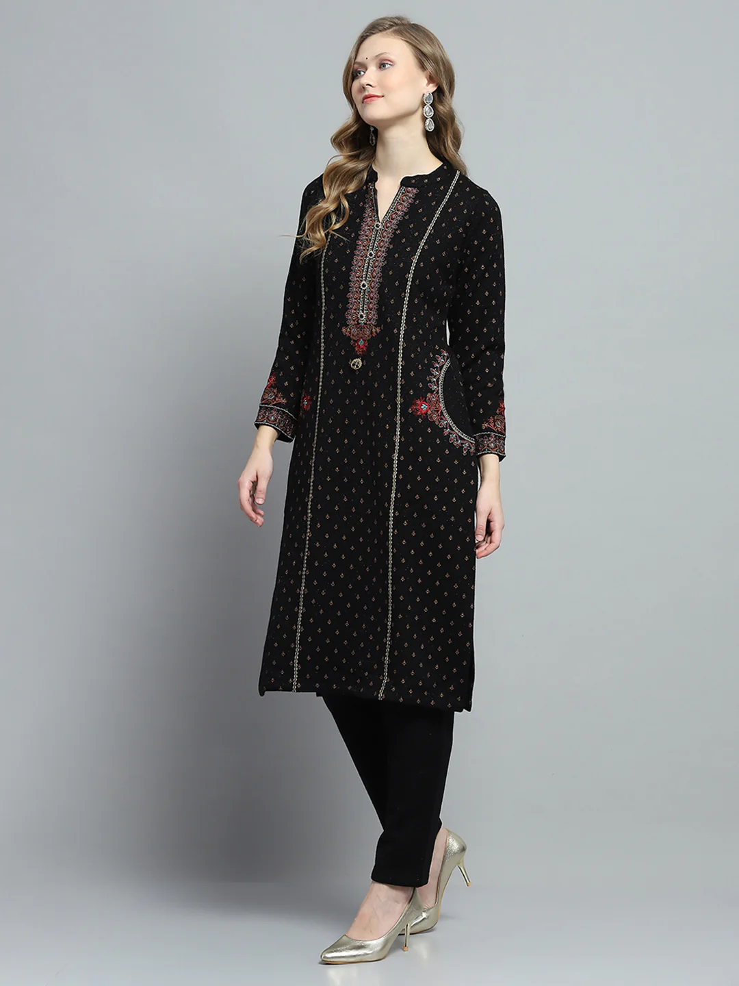 Women Black Self Design Round Neck Full Sleeve Kurti Set for Winter - Image 3
