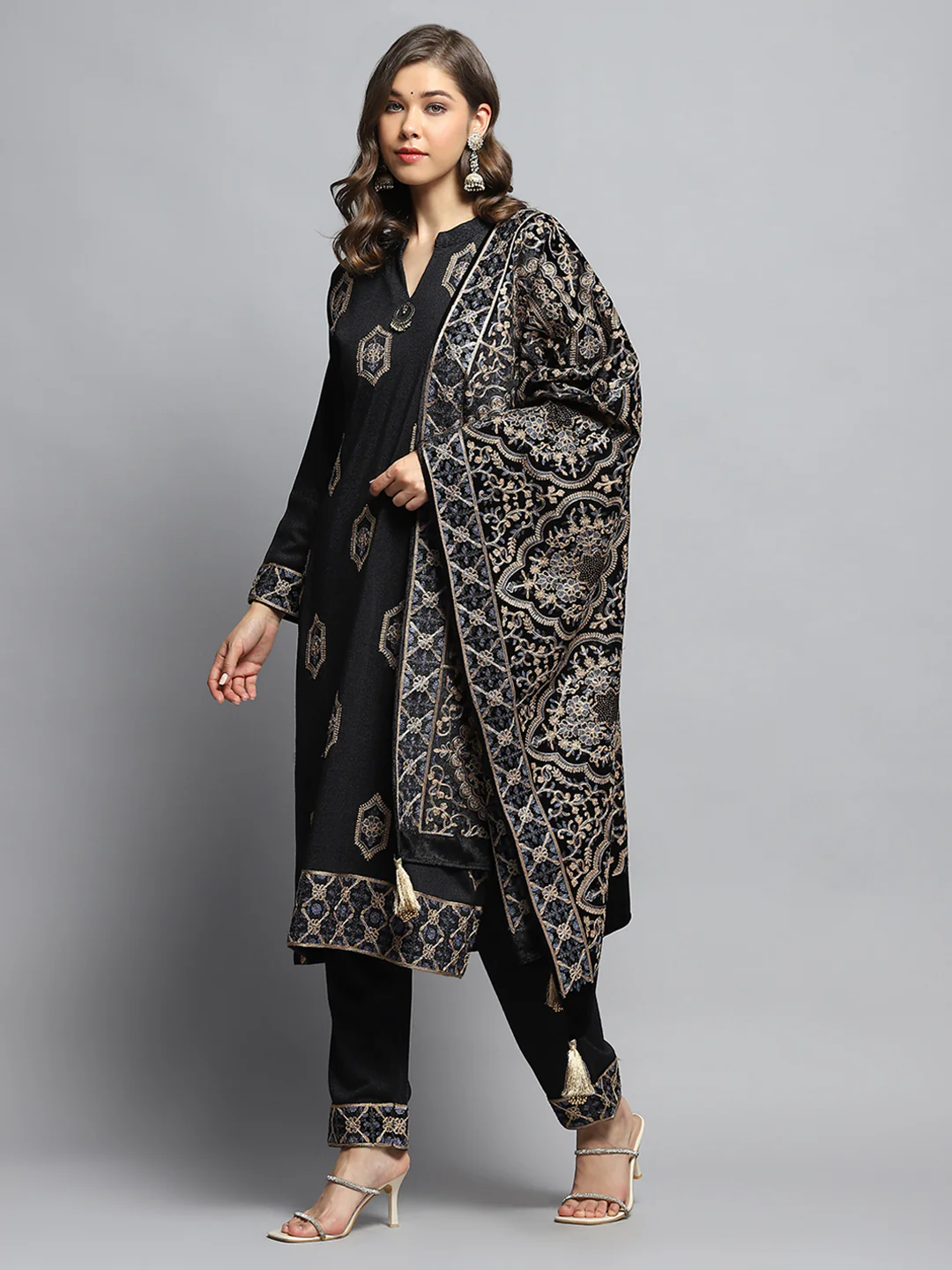 Women Black Self Design Round Neck Full Sleeve Kurti Set & Stole - Image 3