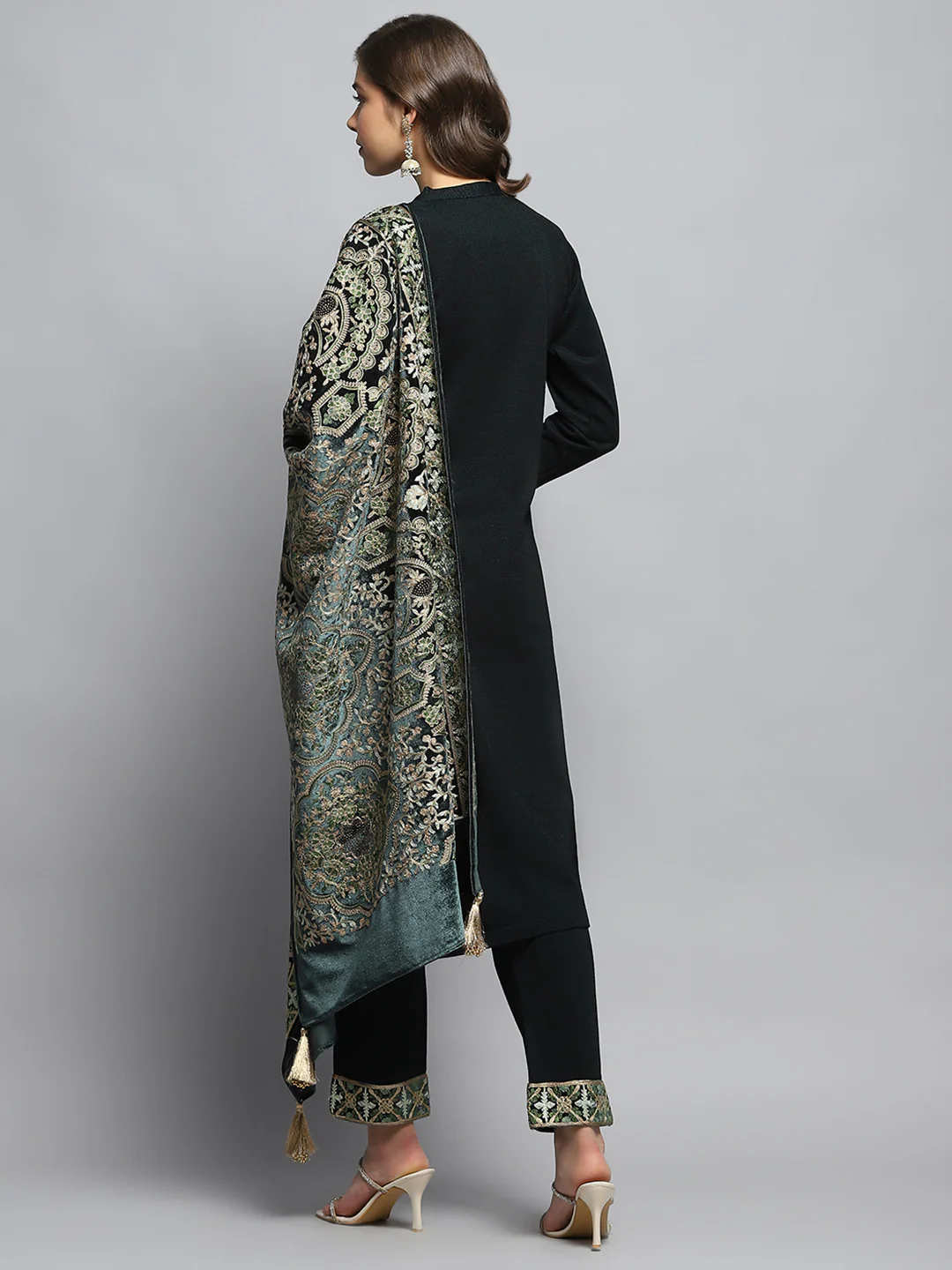 Women Black Self Design Round Neck Full Sleeve Kurti Set & Stole - Image 5