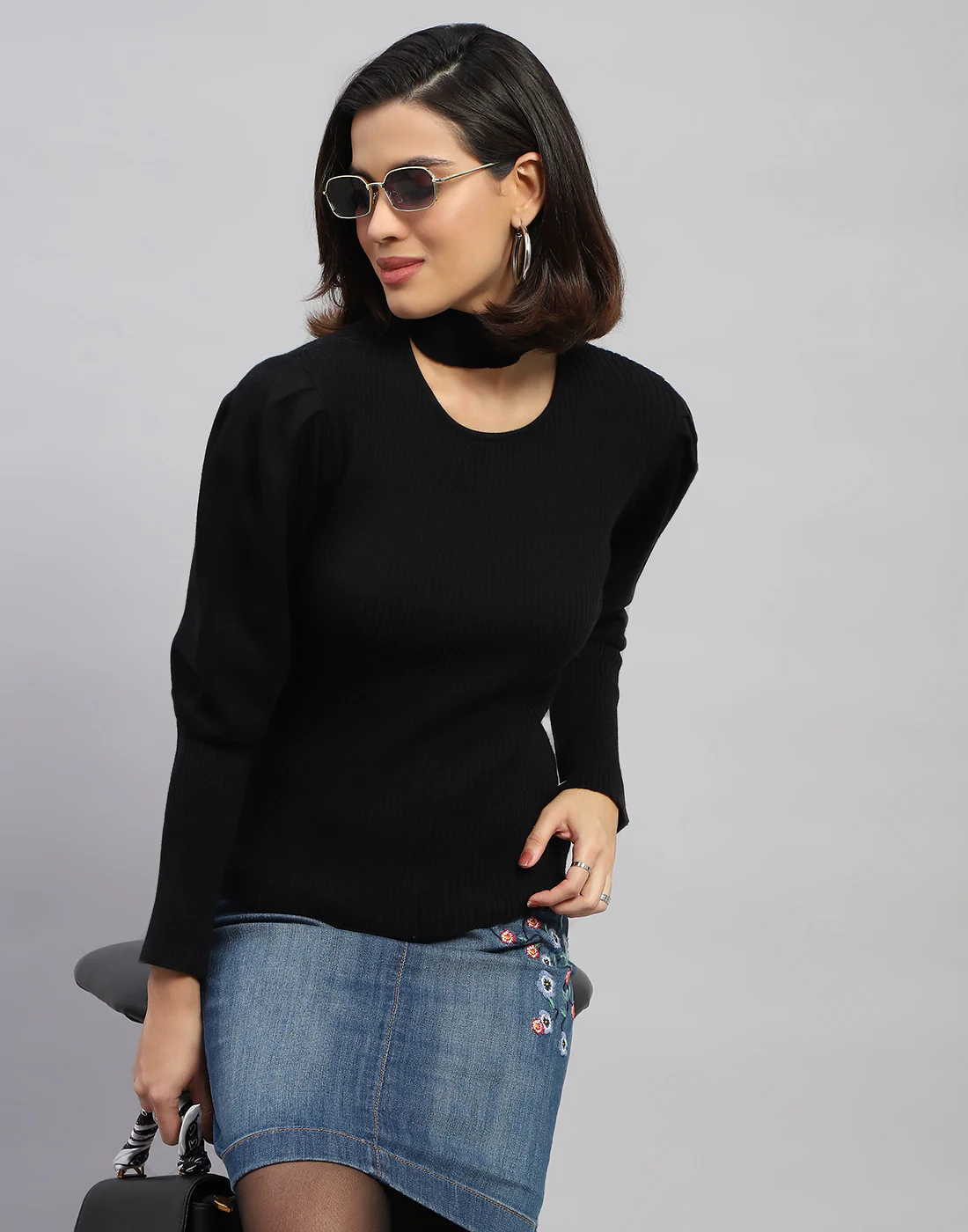 Women Black Self Design Round Neck Full Sleeve Sceavy - Image 2