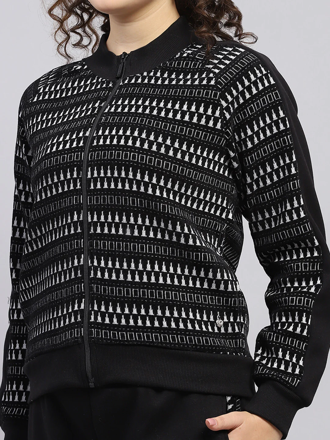 Women Black Self Design Round Neck Full Sleeve Tracksuit - Image 7