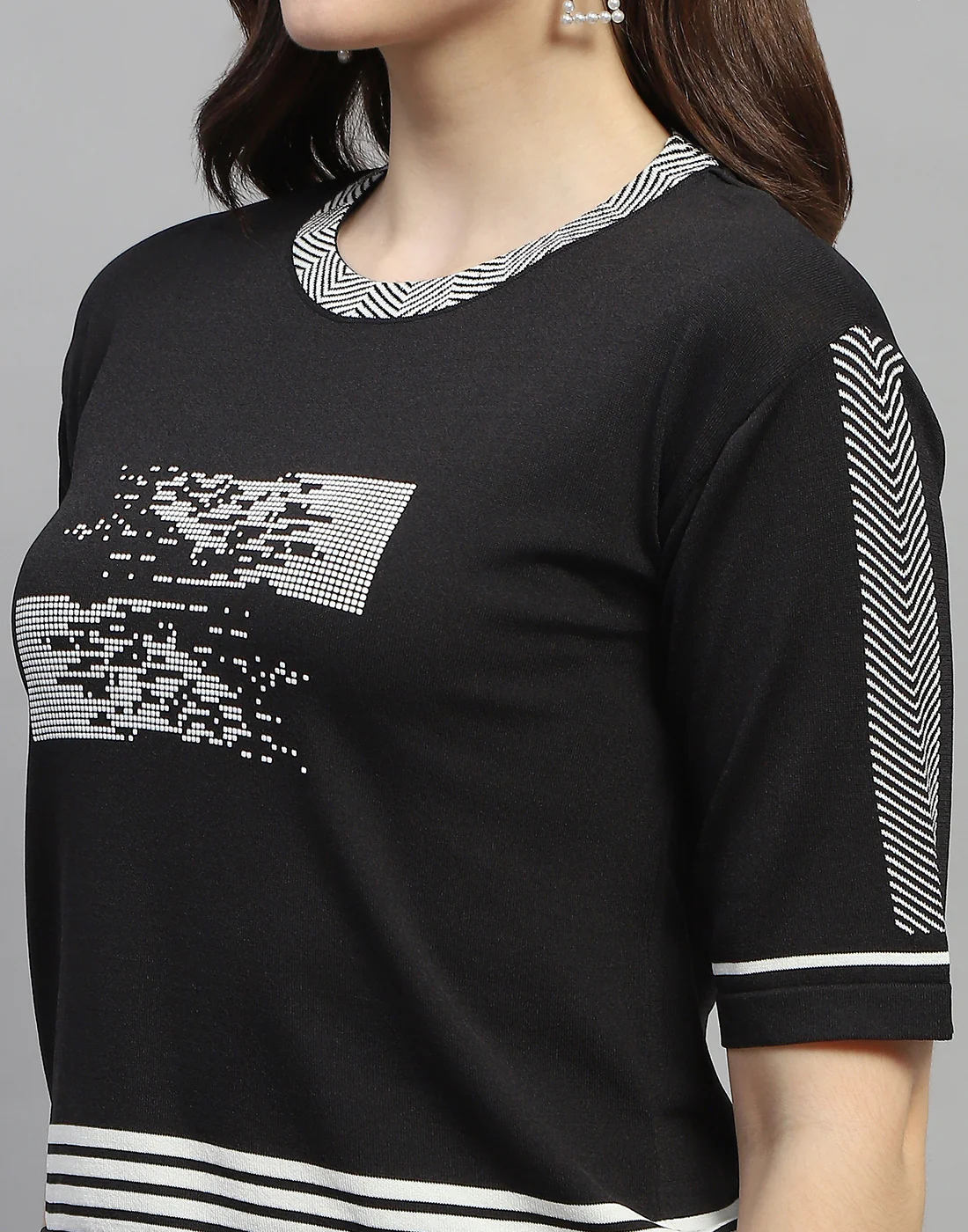Women Black Self Design Round Neck Half Sleeve Cords Set - Image 2