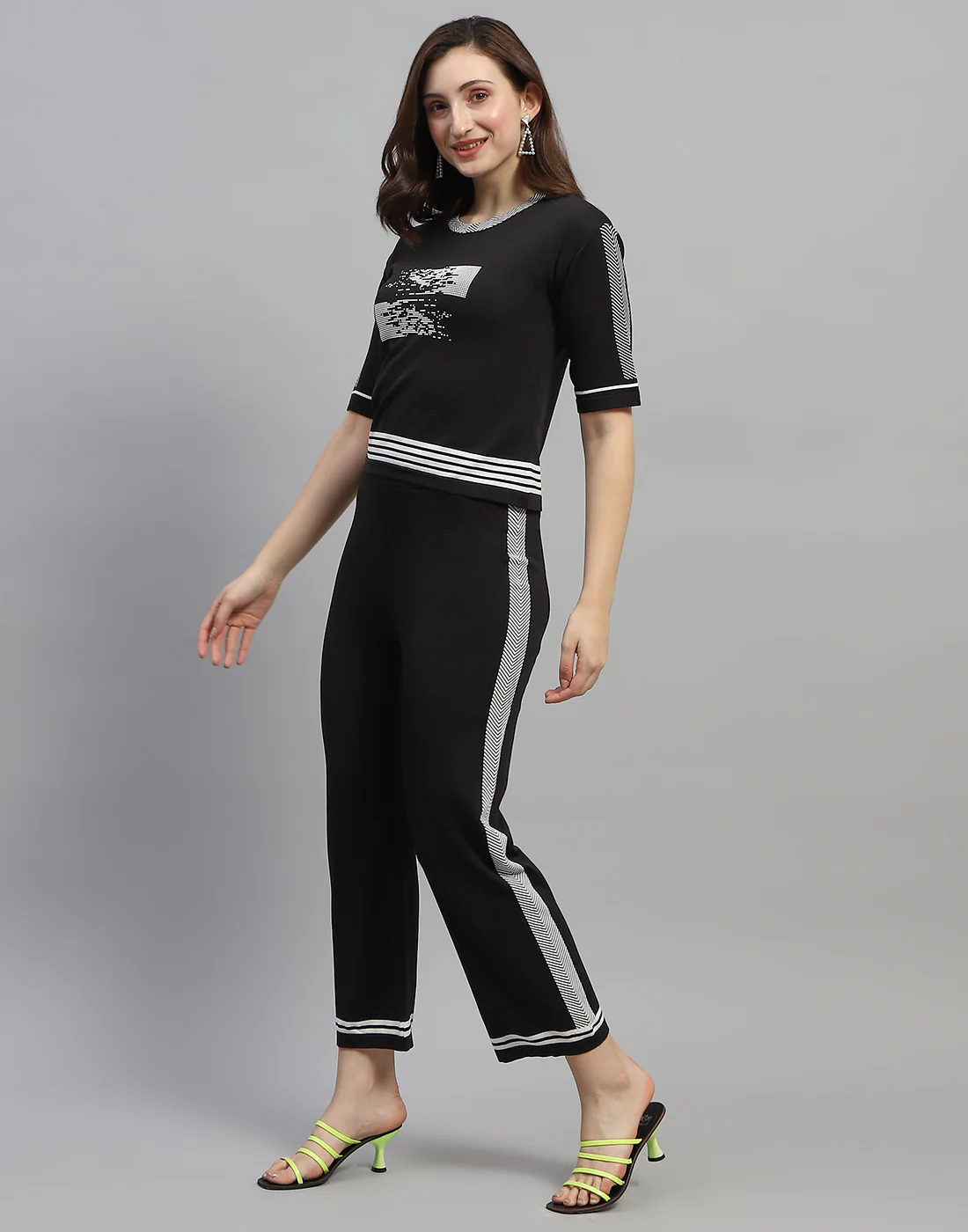 Women Black Self Design Round Neck Half Sleeve Cords Set - Image 4