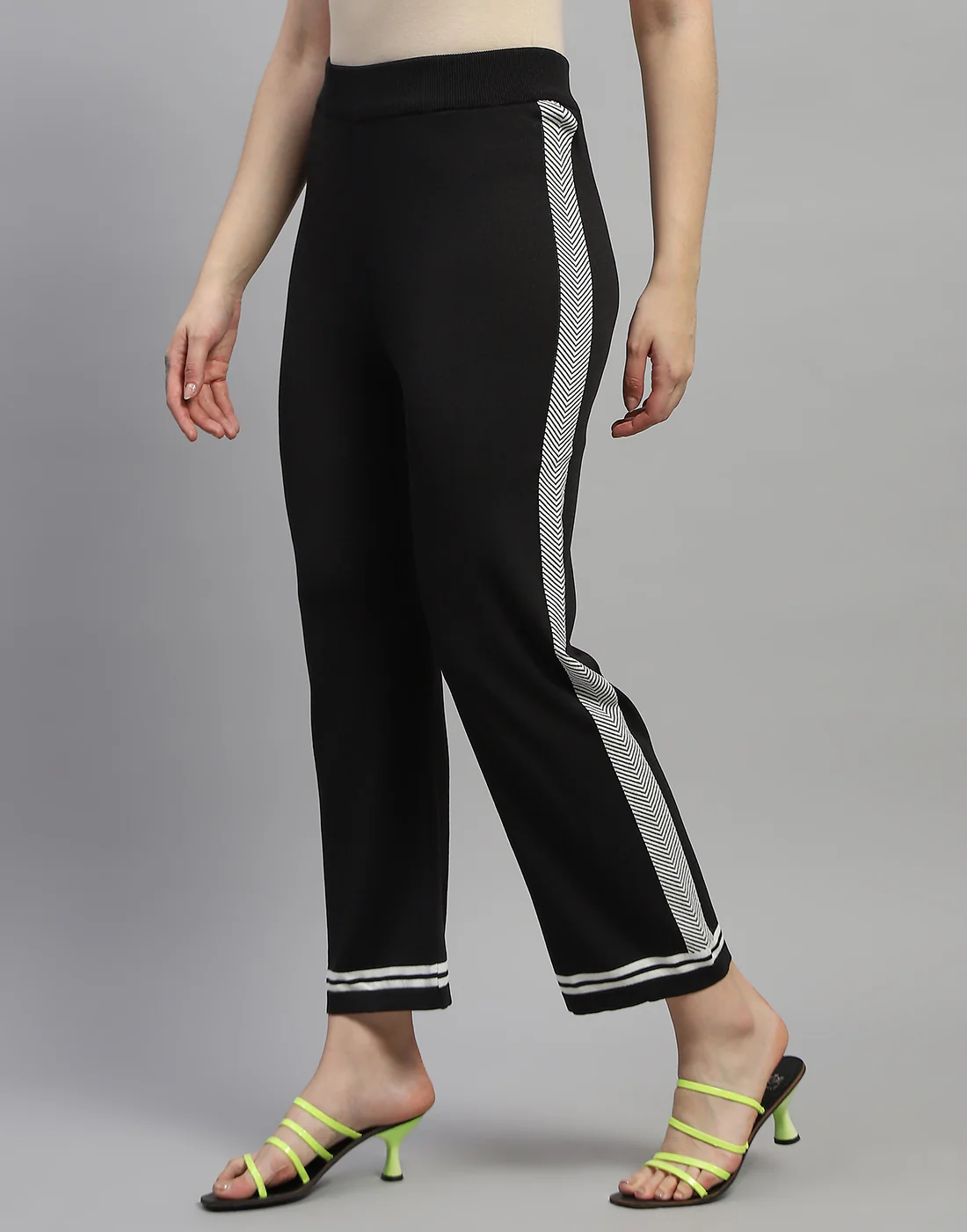 Women Black Self Design Round Neck Half Sleeve Cords Set - Image 7