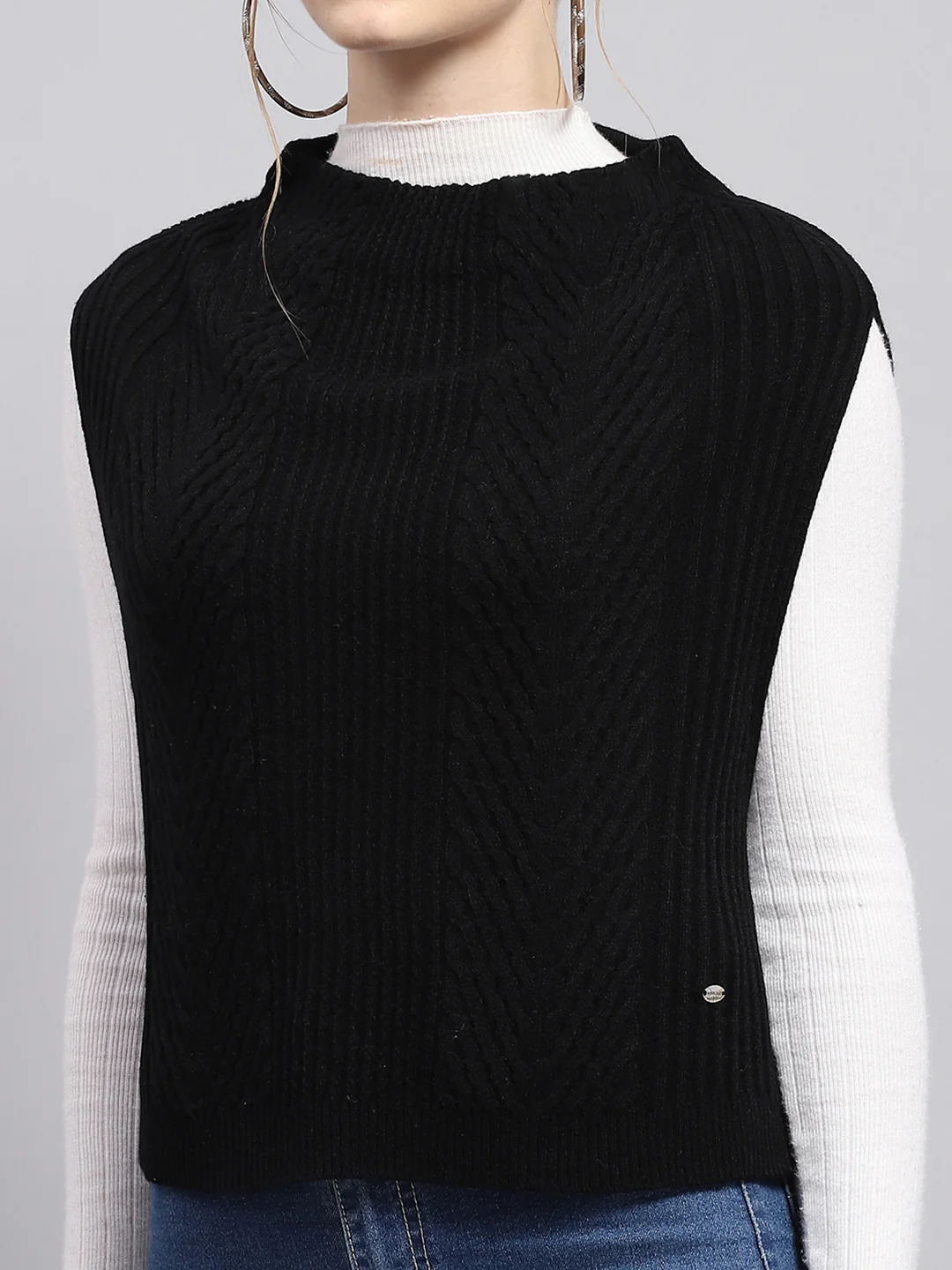 Women Black Self Design Round Neck Sleeveless Winter Tops - Image 7