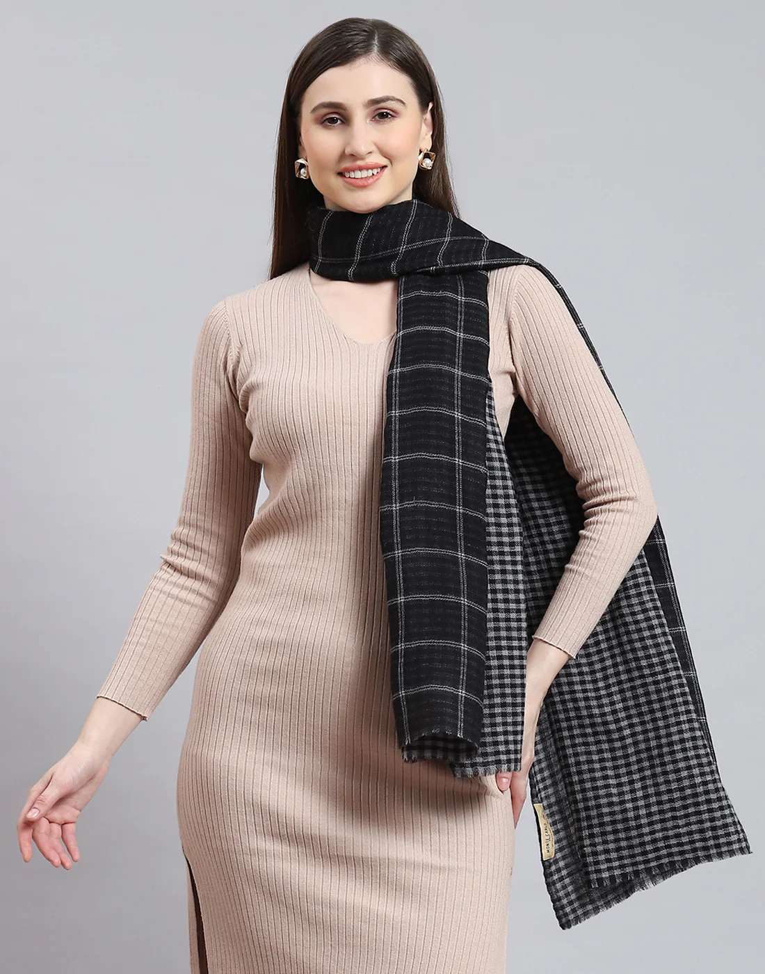 Women Black Self Design Stole - Image 3