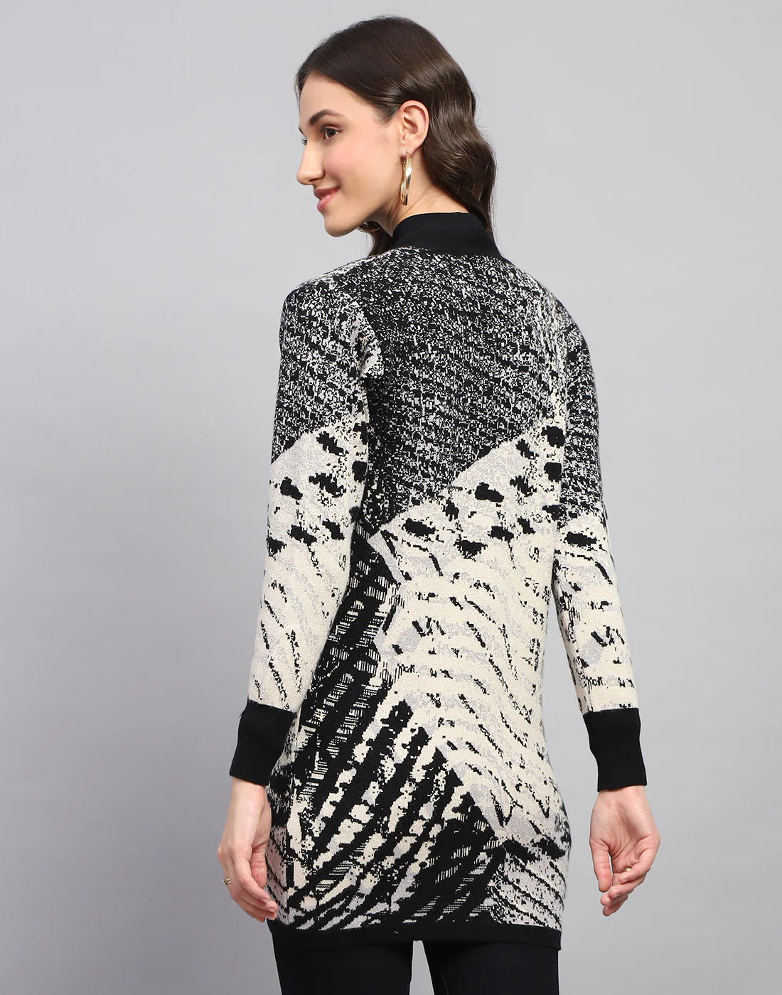 Women Black Self Design V Neck Full Sleeve Cardigan - Image 6