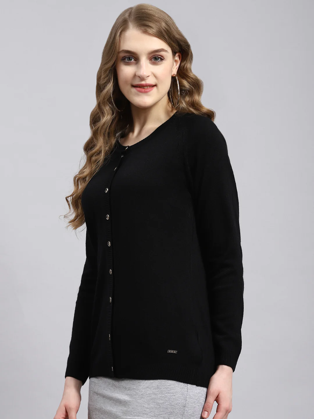Women Black Solid Cardigan - Image 3