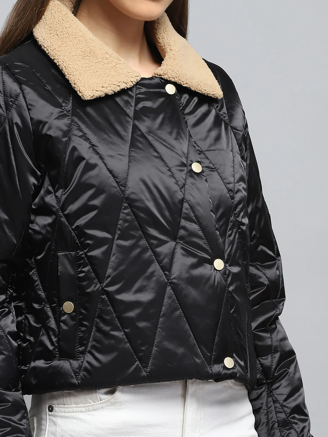 Women Black Solid Collar Full Sleeve Jacket - Image 6