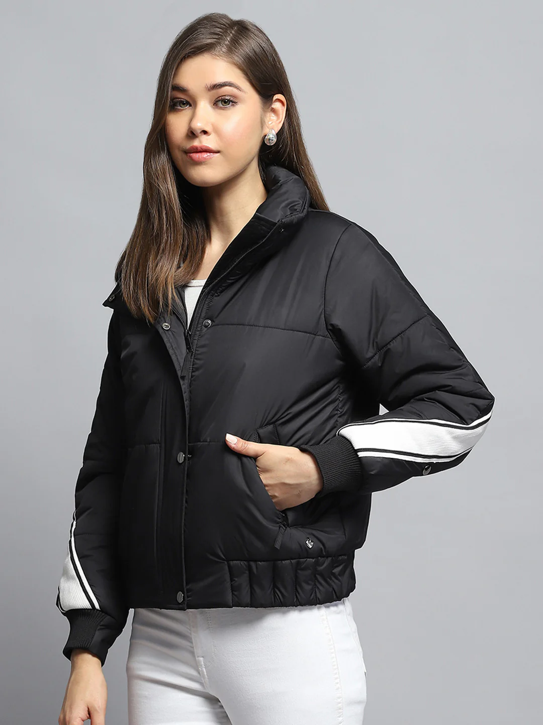 Women Black Solid Collar Full Sleeve Jacket - Image 3