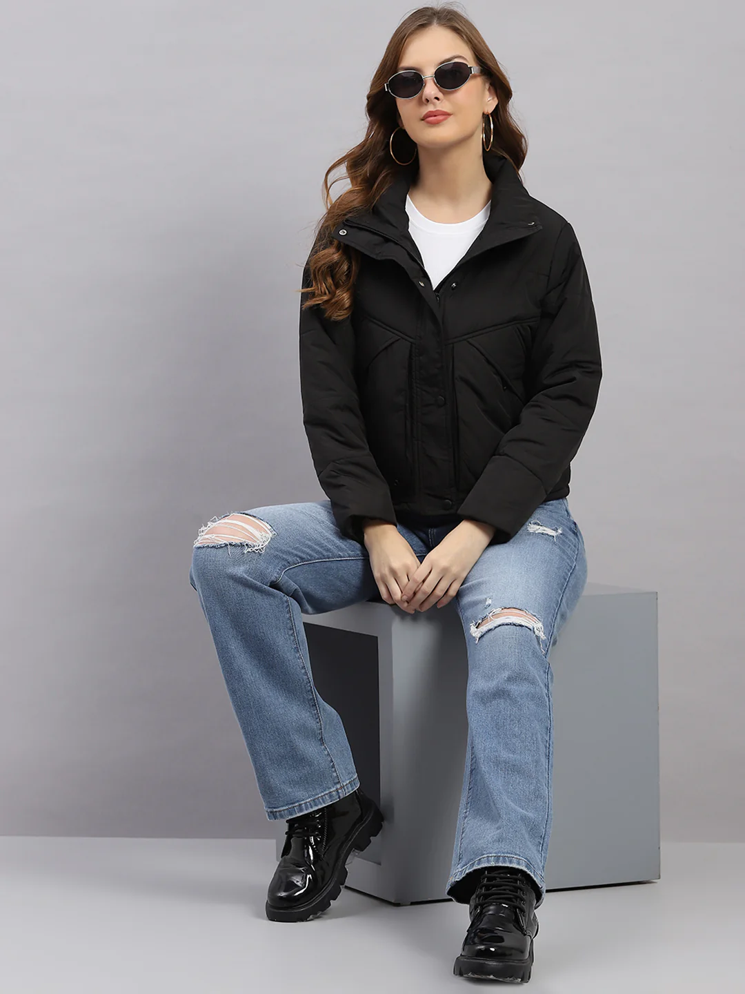 Women Black Solid Collar Full Sleeve Jacket - Image 2