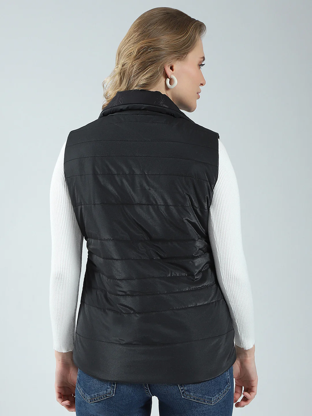 Women Black Solid Collar Sleeveless Reversible Jacket - Image 5