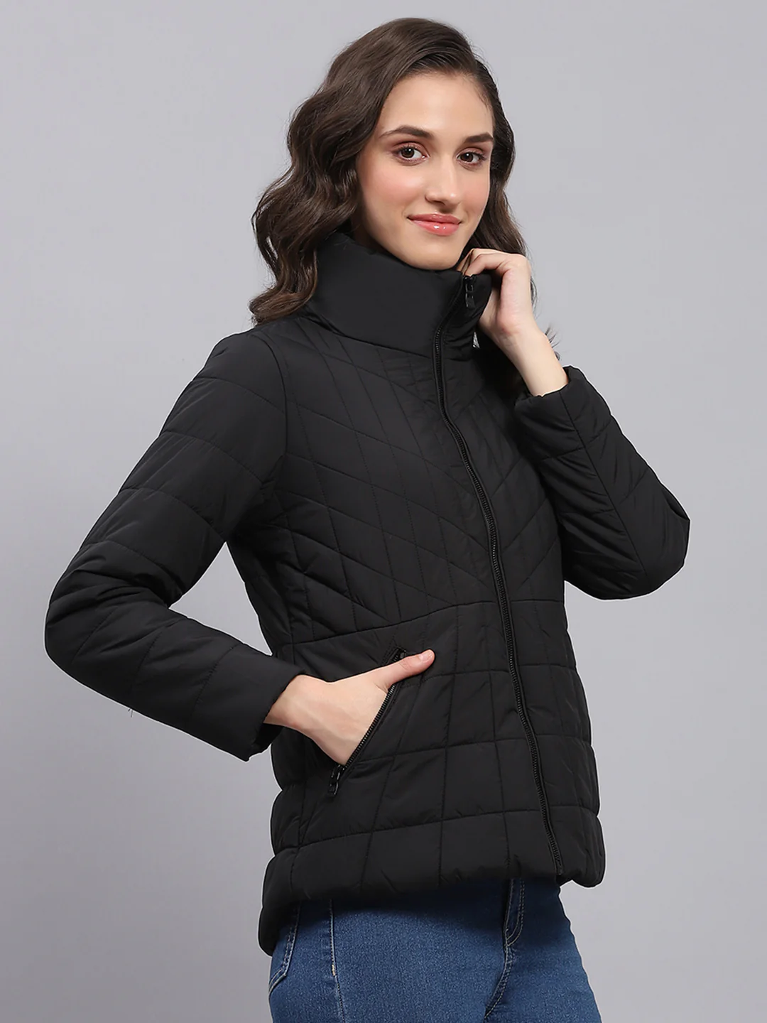 Women Black Solid High Neck Full Sleeve Heating Jacket - Image 4