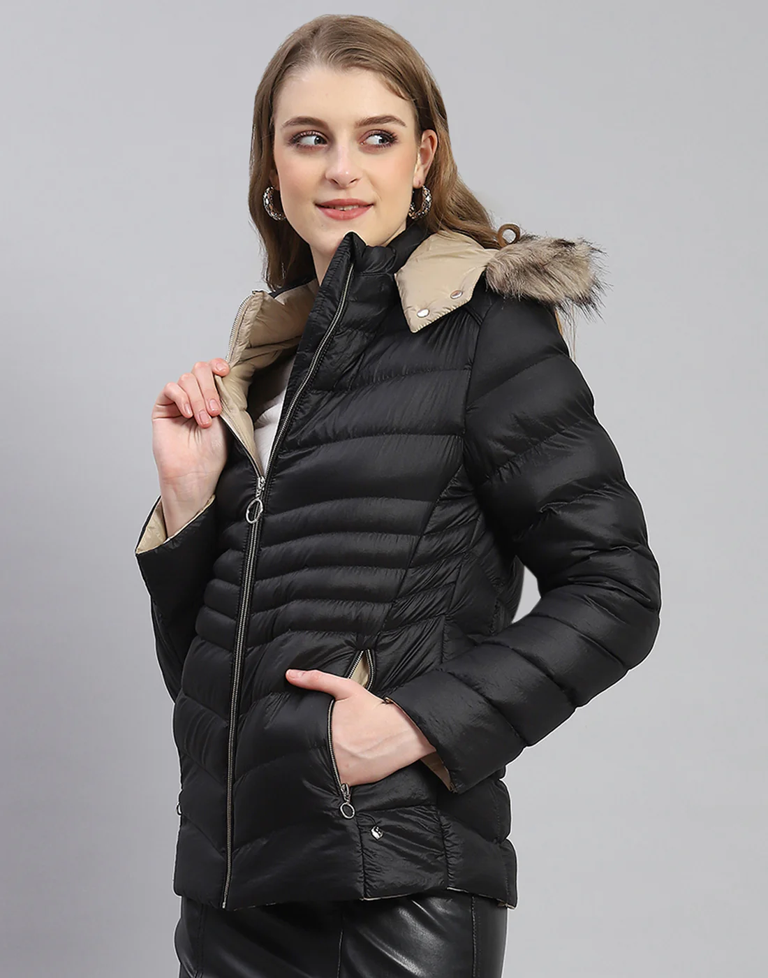 Women Black Solid Hooded Full Sleeve Jacket - Image 3