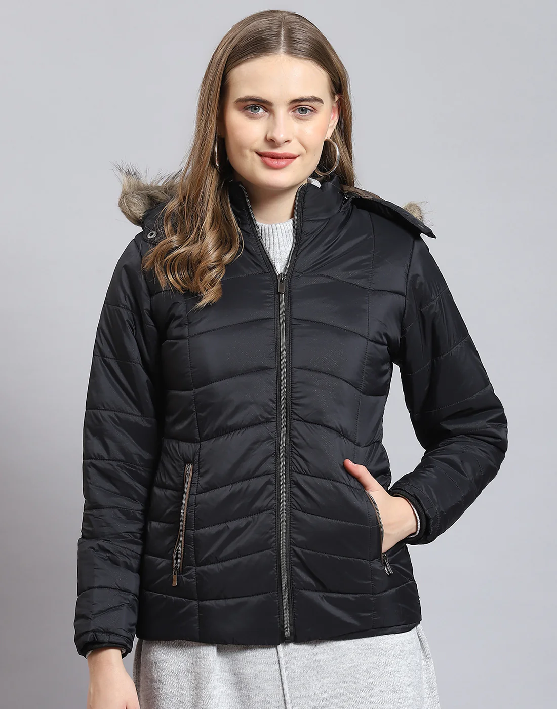 Women Black Solid Hooded Full Sleeve Heating Jacket - Image 2