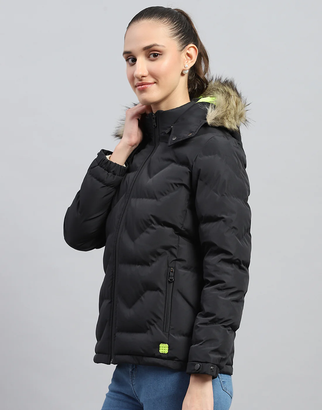 Rock.it Women Black Solid Hooded Full Sleeve Heating Jacket - Image 3