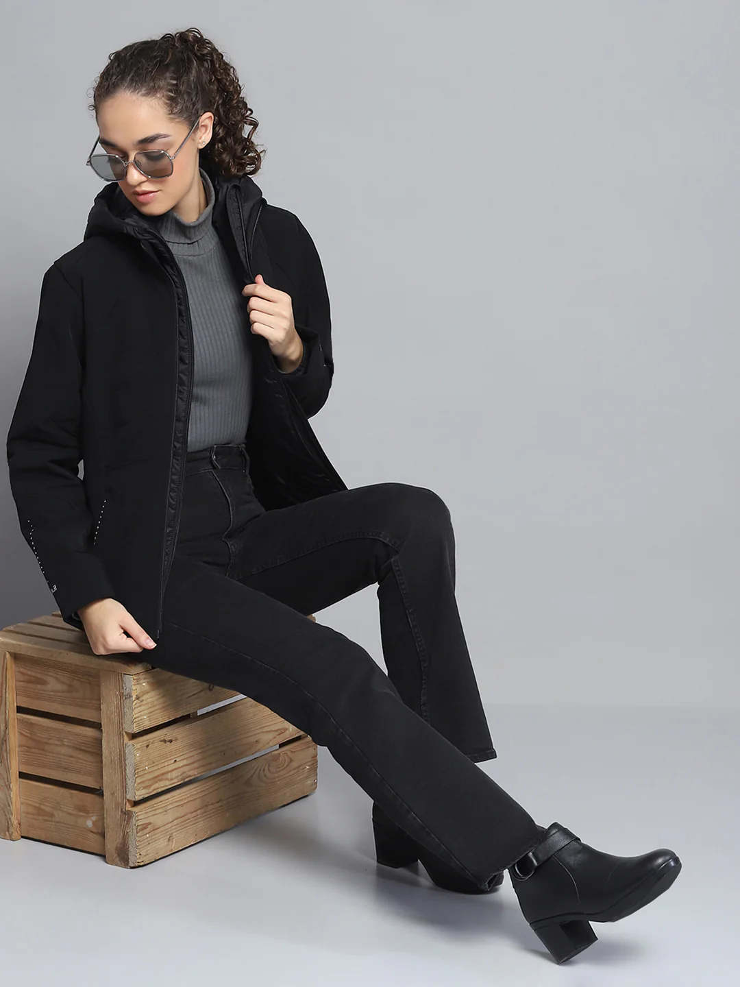 Rock.it Women Black Solid Detachable Hood Full Sleeve Jacket - Image 2