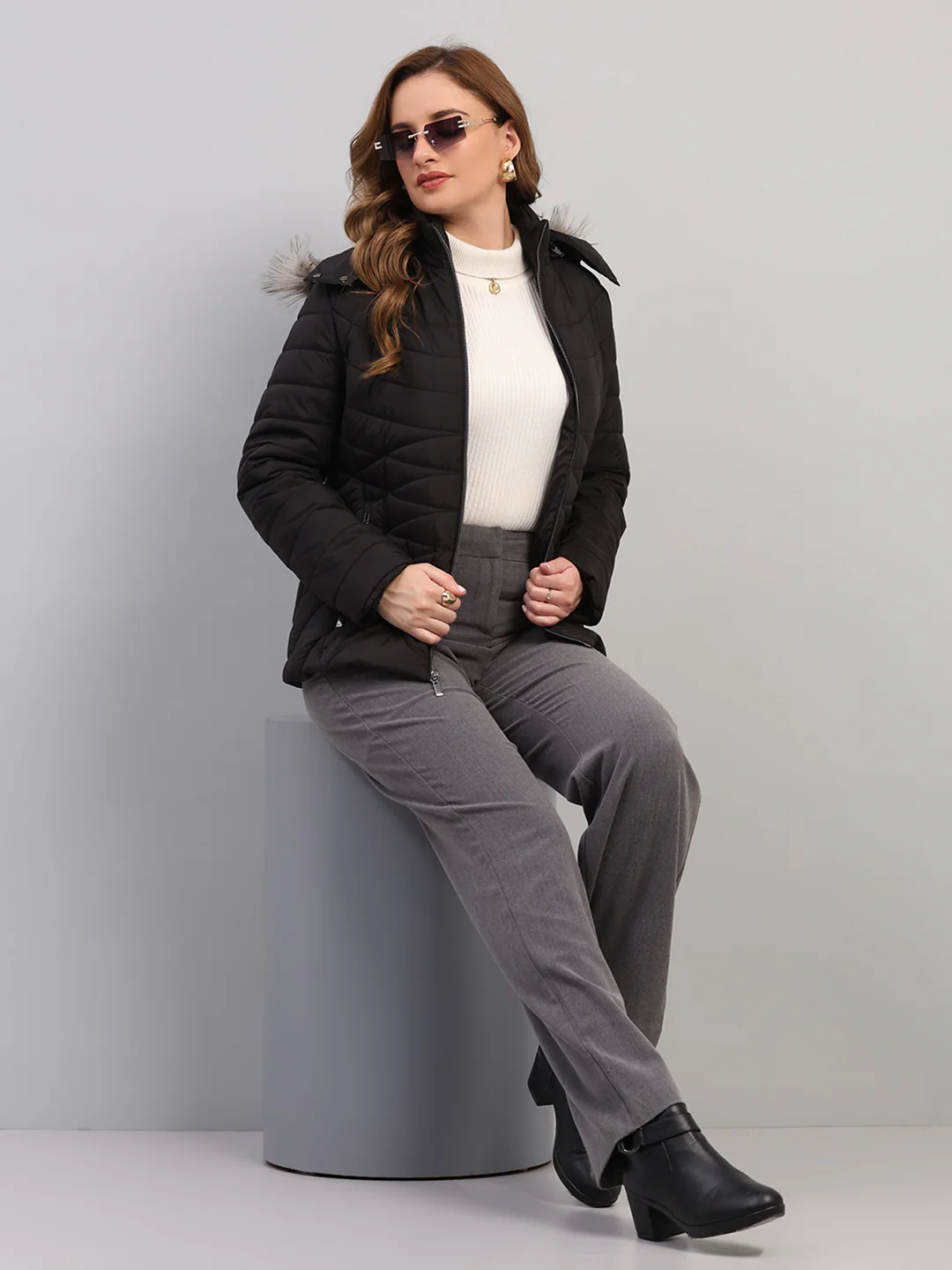 Women Black Solid Hooded Full Sleeve Jacket - Image 2