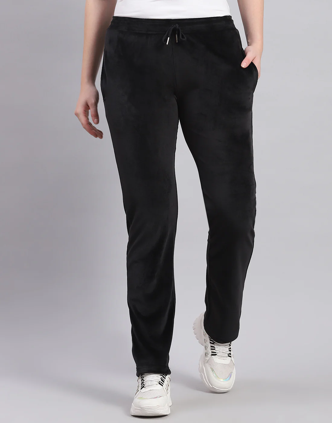 Women Black Solid Hooded Full Sleeve Tracksuit - Image 7