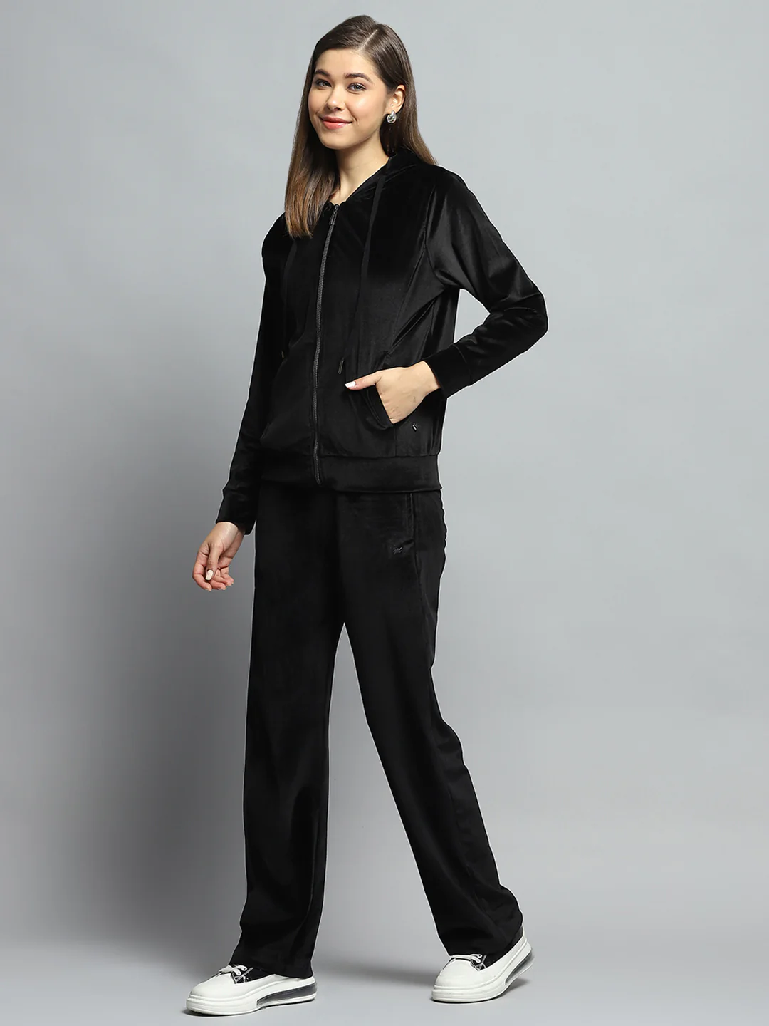 Women Black Solid Hooded Full Sleeve Tracksuit - Image 3