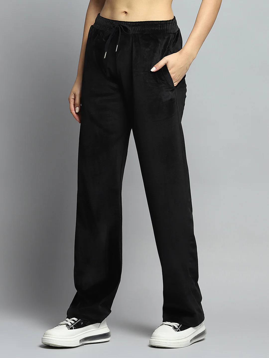 Women Black Solid Hooded Full Sleeve Tracksuit - Image 7