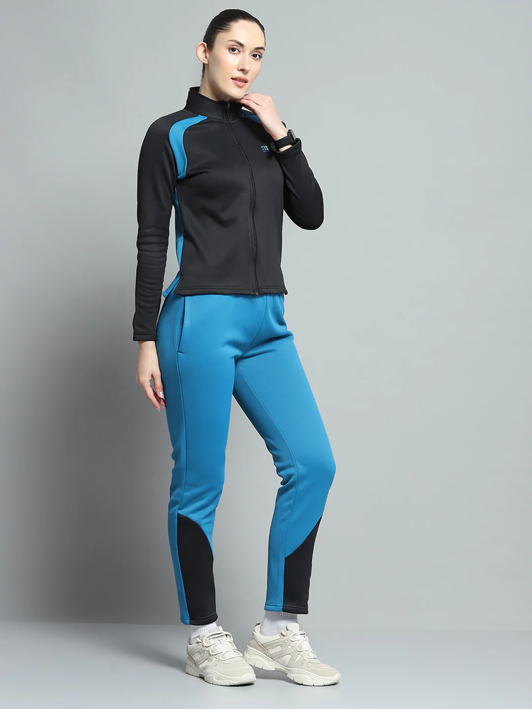 Rock.it Women Black Solid Mock Neck Full Sleeve Tracksuit - Image 4