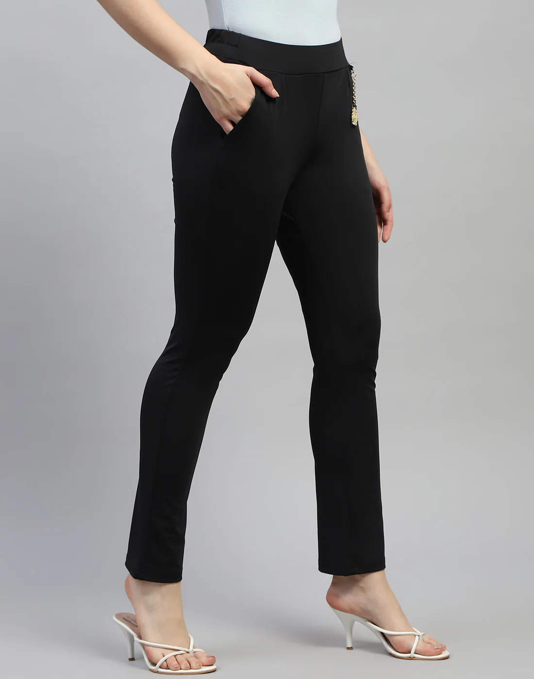 Women Black Solid Regular Fit Jegging - Image 5