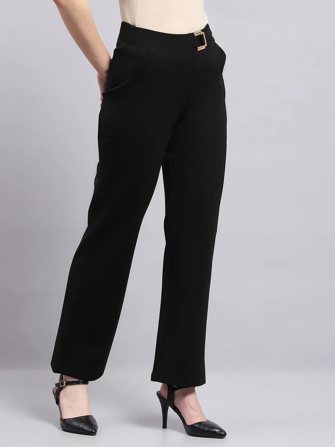 Women Black Solid Regular Fit Jegging - Image 4