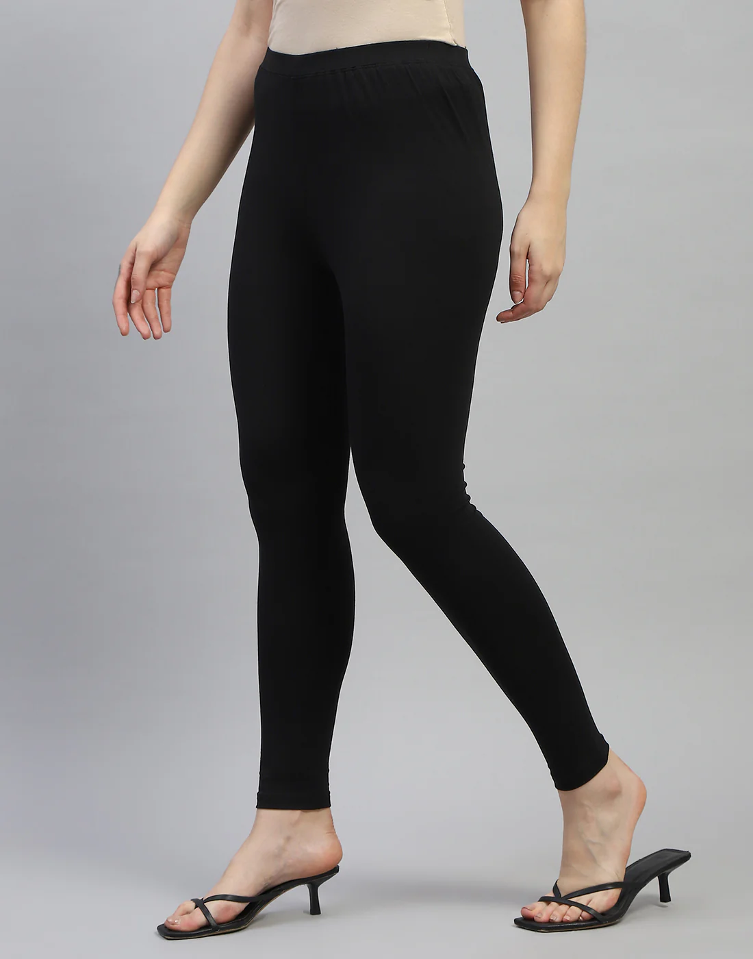Women Black Solid Regular Fit Legging - Image 4