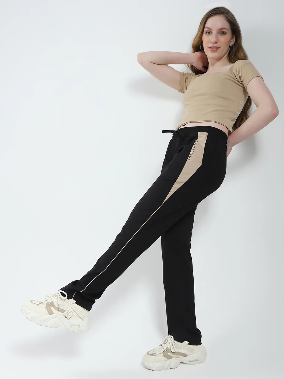 Women Black Solid Regular Fit Lower - Image 2