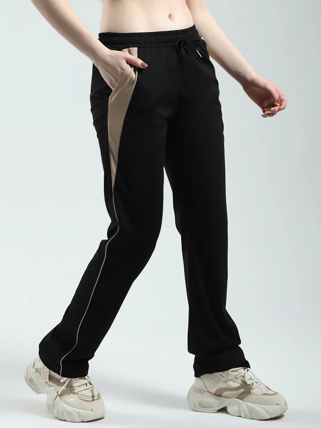 Women Black Solid Regular Fit Lower - Image 4