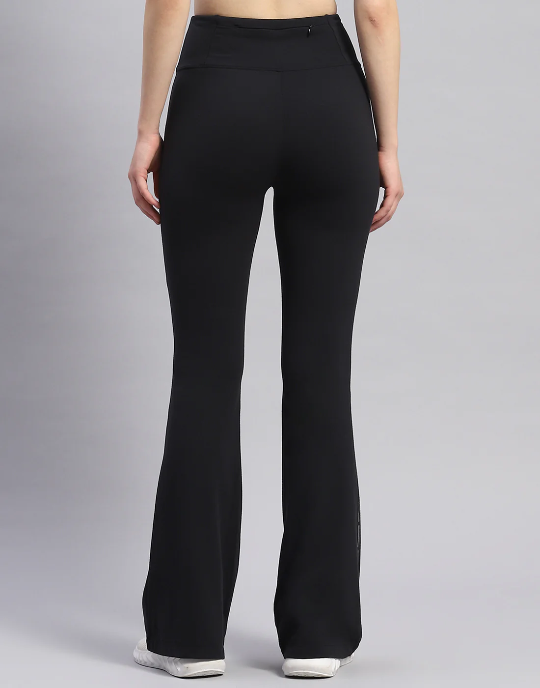 Rock.it Women Black Solid Regular Fit Yoga Pant - Image 5