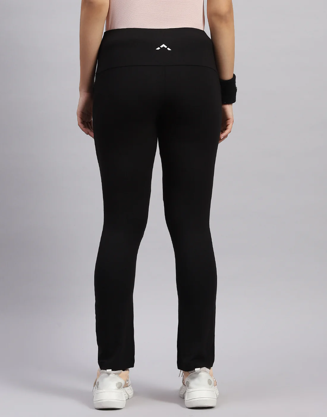 Rock.it Women Black Solid Regular Fit Yoga Pant - Image 5