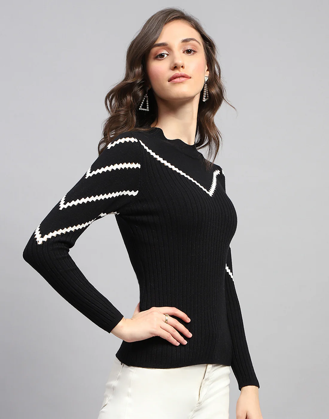 Women Black Solid Round Neck Full Sleeve Sceavy - Image 4