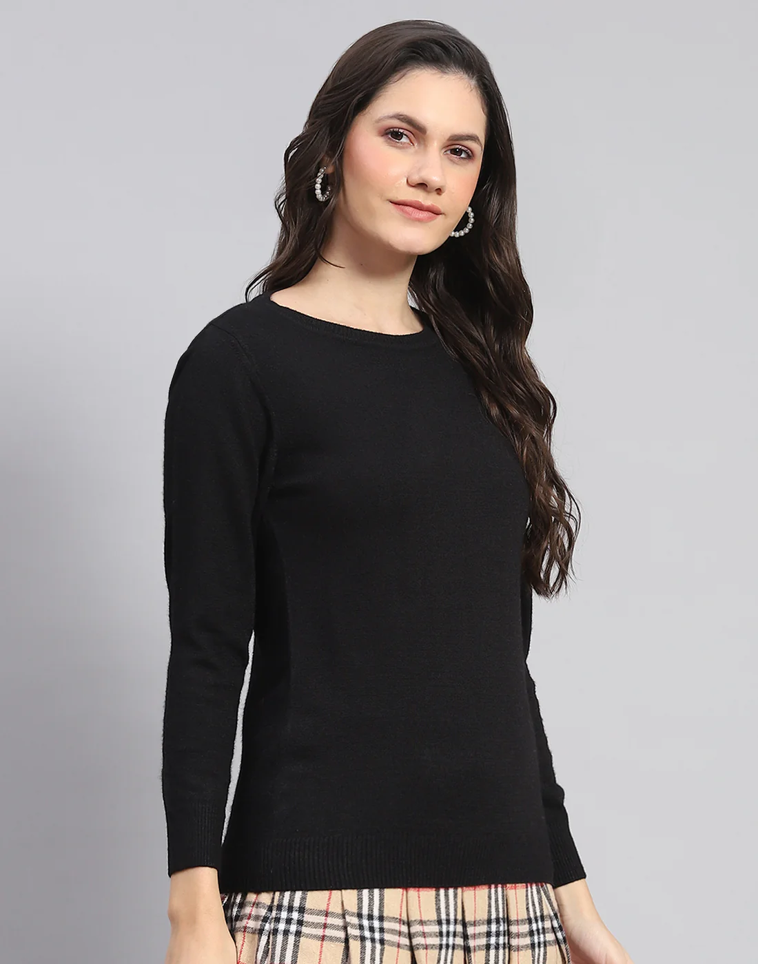 Women Black Solid Round Neck Full Sleeve Sweater - Image 4