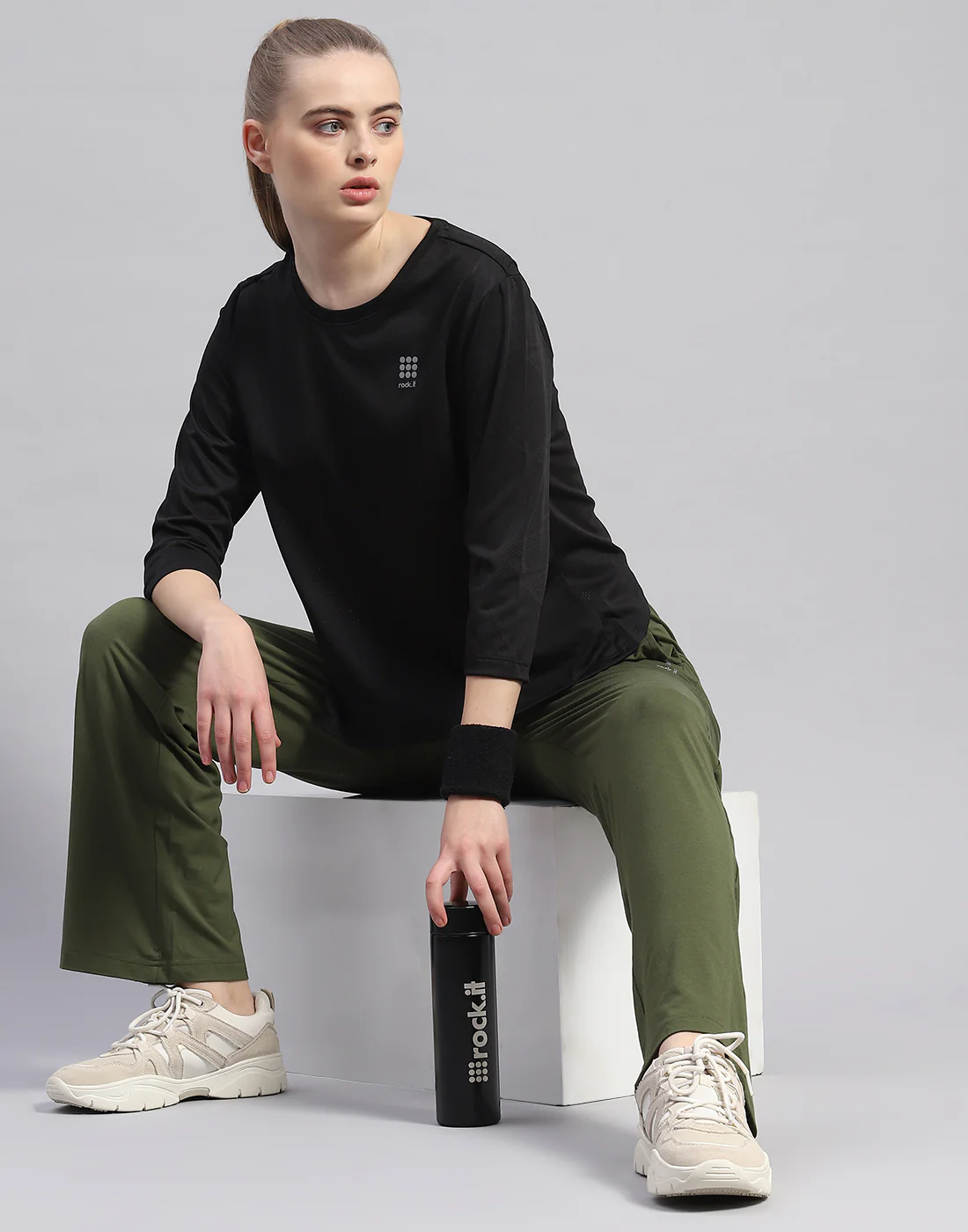 Rock.it Women Black Solid Round Neck Half Sleeve Top - Image 2