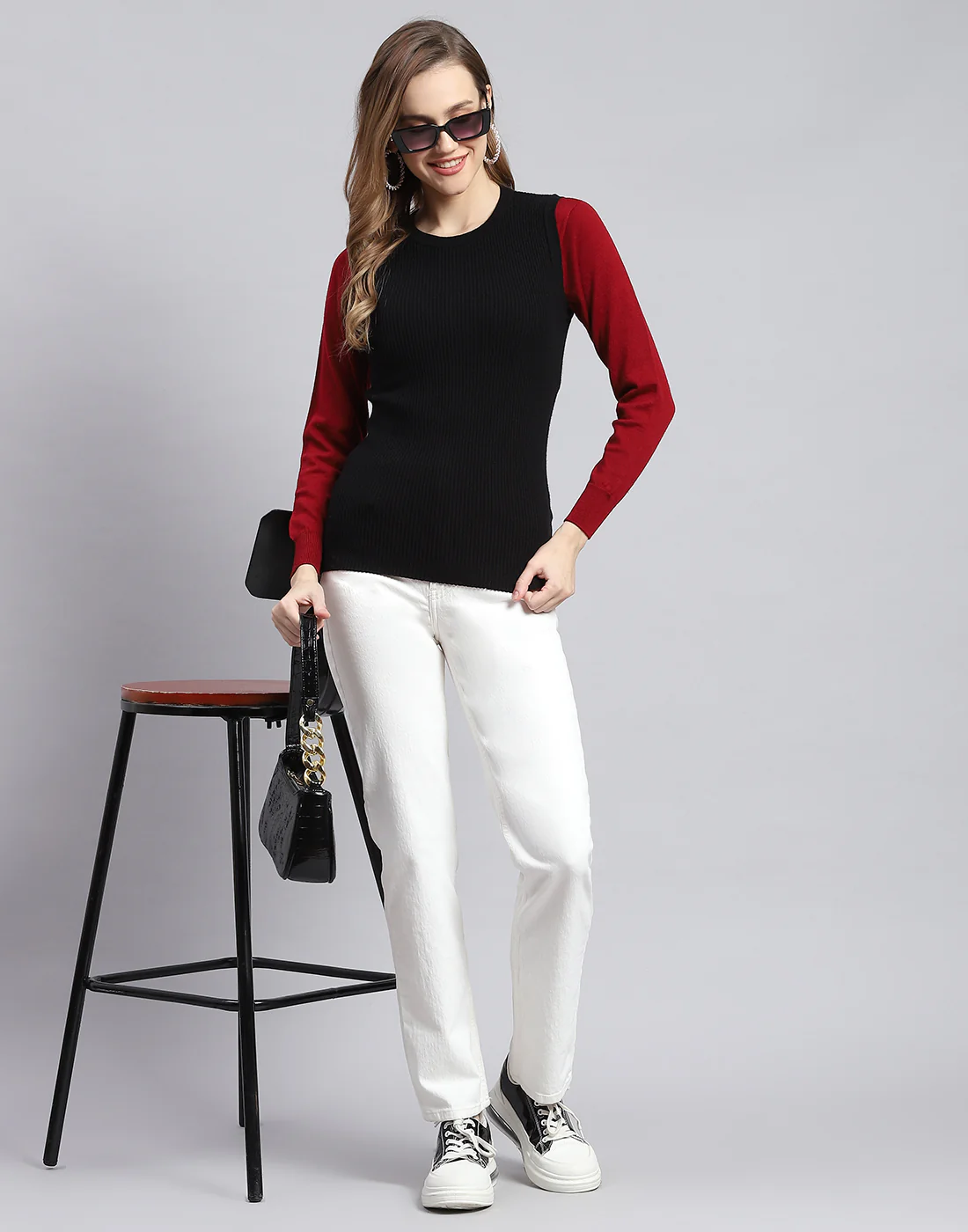 Women Black Solid Round Neck Sleeveless Sweater - Image 6
